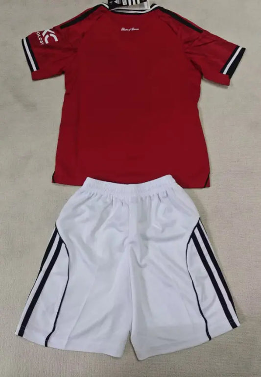 ENSEMBLE MACHESTER UNITED DOMICILE 2025/2026