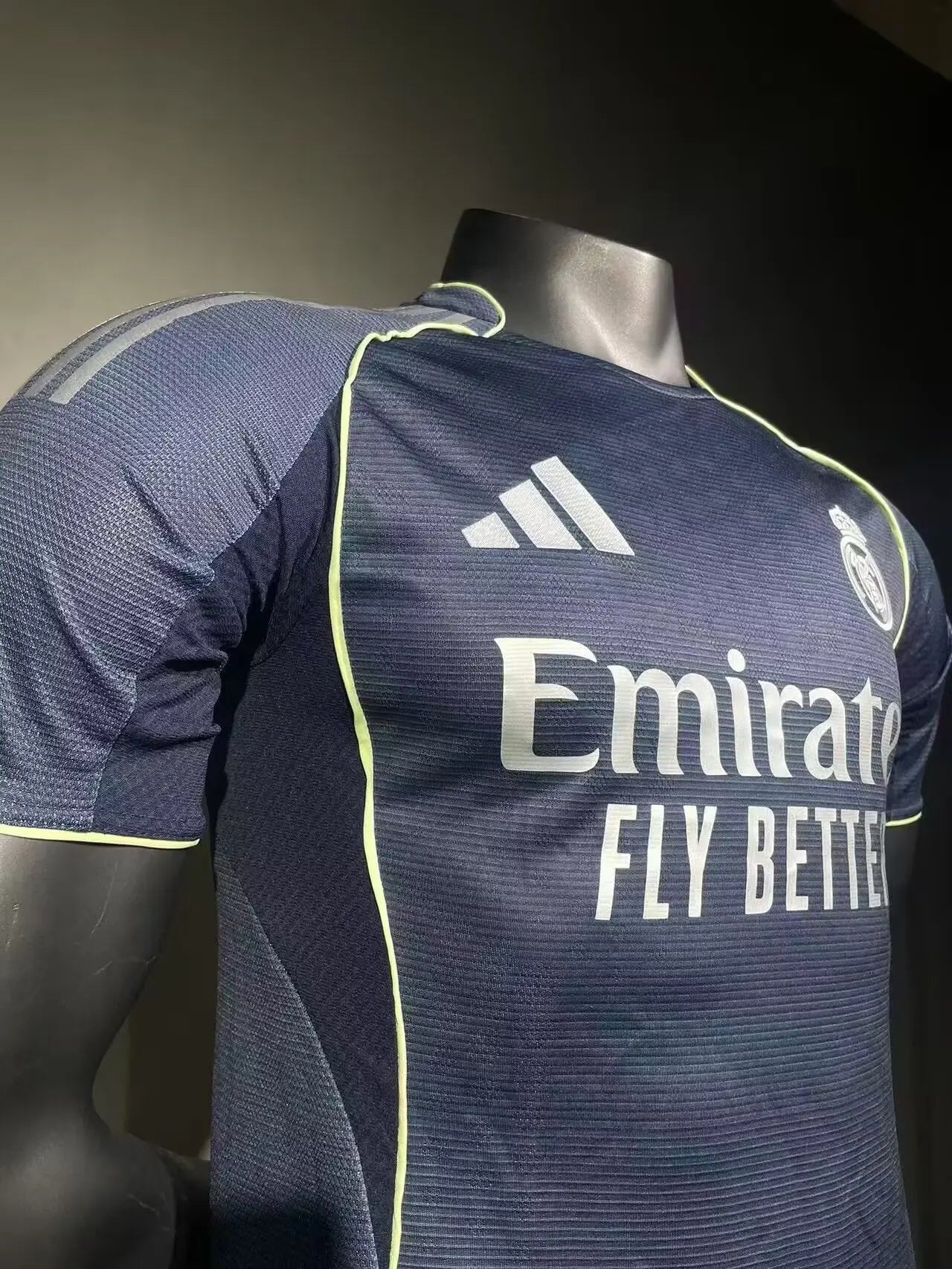 MAILLOT REAL MADRID EXTERIEUR 2025/2026