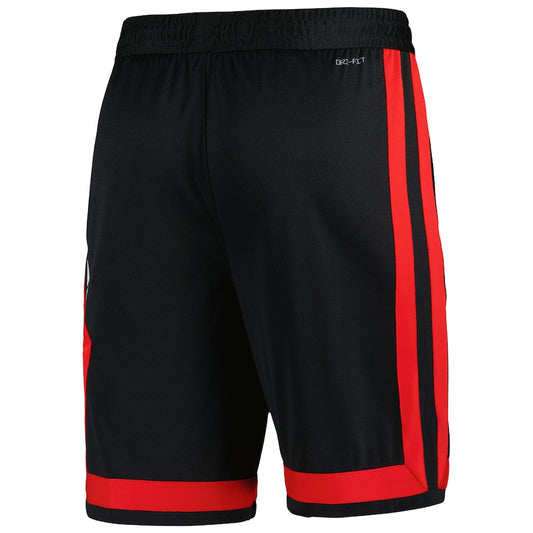 SHORT CHICAGO BULLS