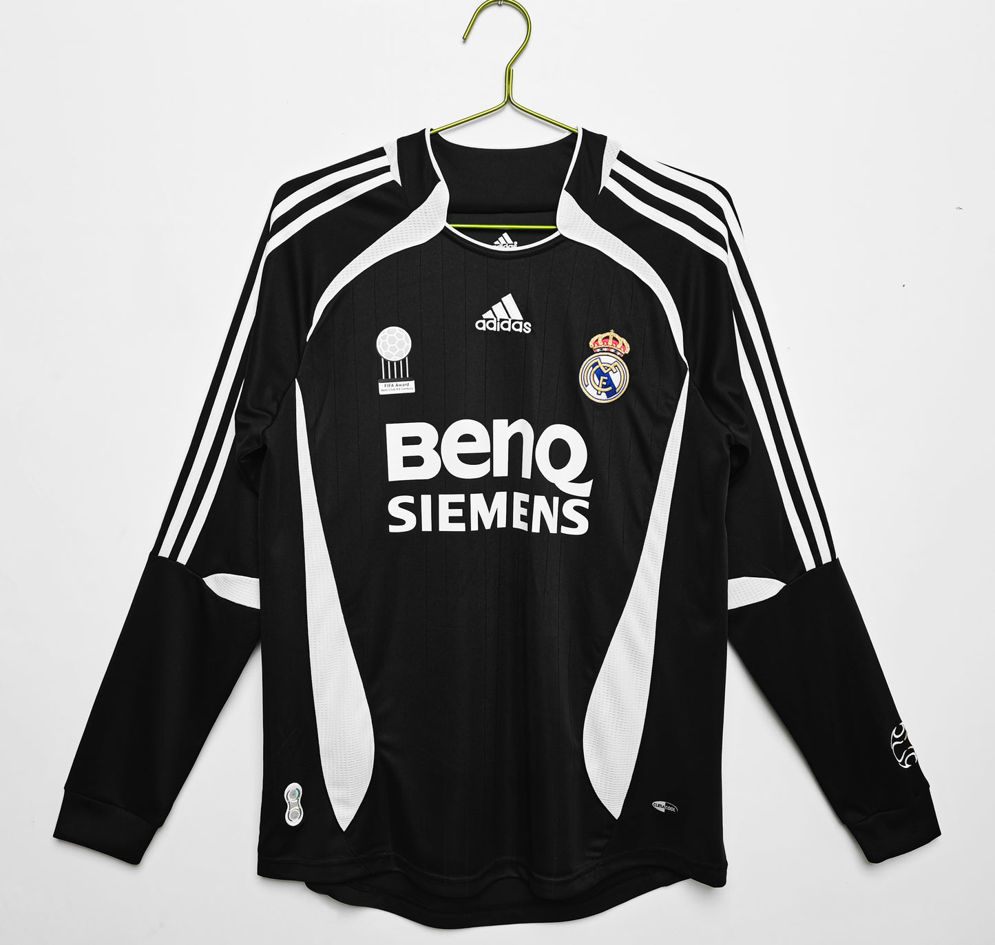 MAILLOT RETRO REAL MADRID EXTERIEUR 2006/2007
