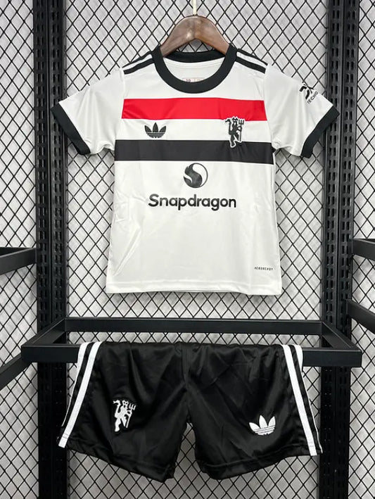 ENSEMBLE MANCHESTER UNITED THIRD 2024/2025