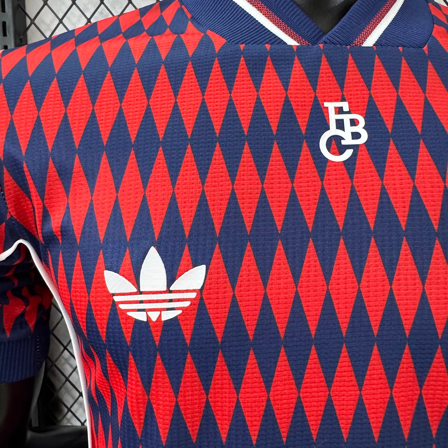 MAILLOT BAYERN MUNICH LIFESTYLE RETRO 2025/2026