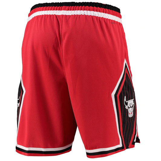 SHORT CHICAGO BULLS