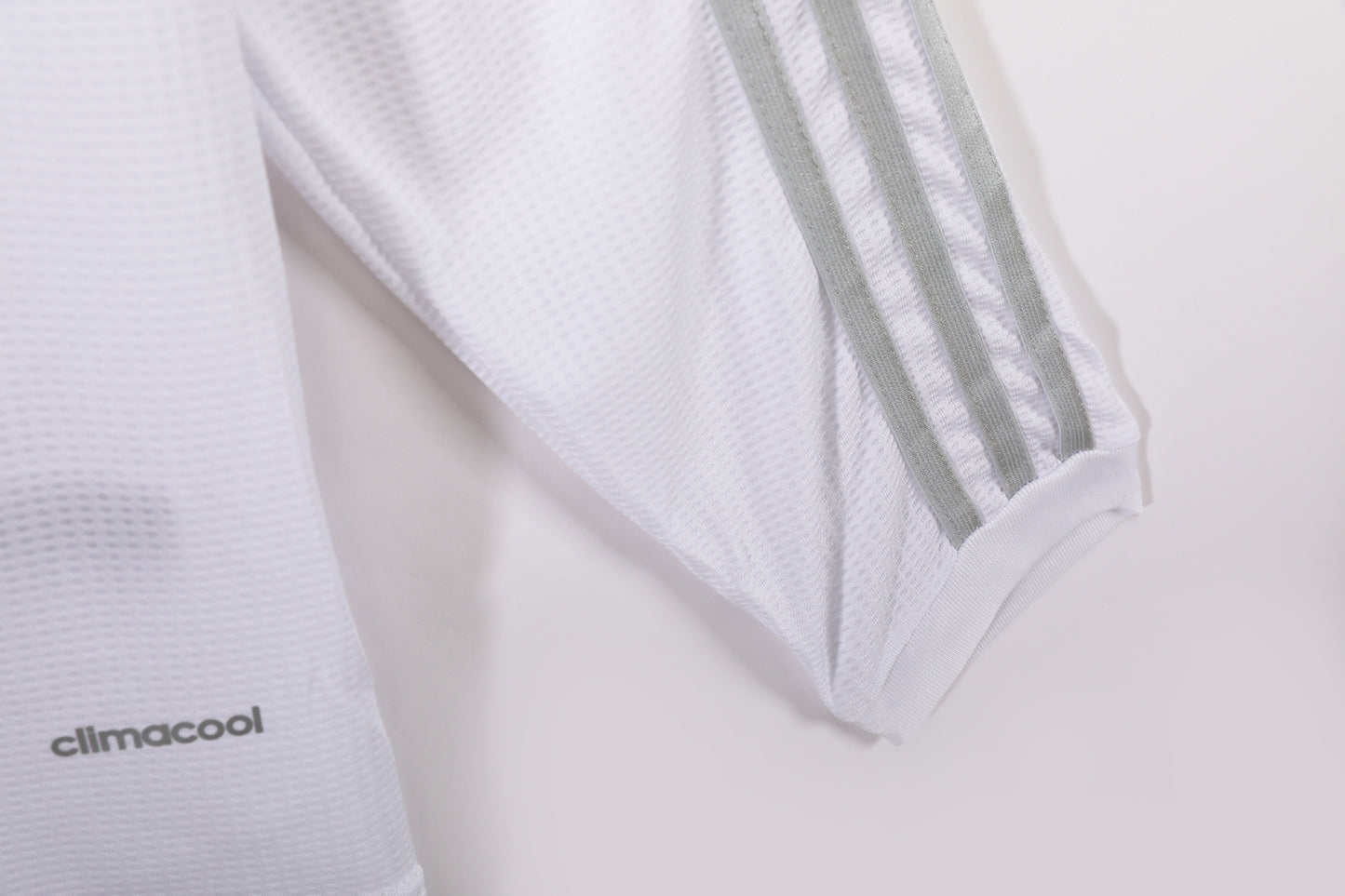 MAILLOT RETRO REAL MADRID DOMICILE 2015/2016